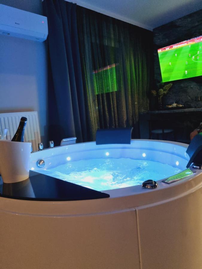 Apartament Jacuzzi Краков Экстерьер фото